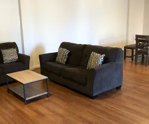 Photo 3 - Large and private apartment that sleeps up to 10 people comfortably with direct NYC Manhattan train only 5 minute walk away