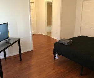Photo 3 - Large and private apartment in convenient area sleeps up to 10 people comfortably