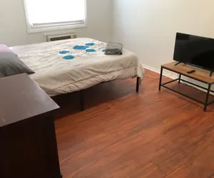 Photo 3 - Large and private apartment in convenient area sleeps up to 5 people comfortably