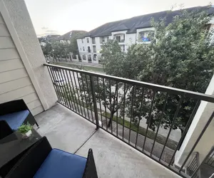 Photo 5 - Grand King Abode|Epicenter of Midtown & Downtown
