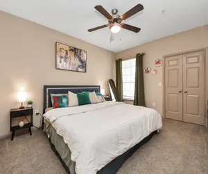 Photo 4 - Grand King Abode|Epicenter of Midtown & Downtown