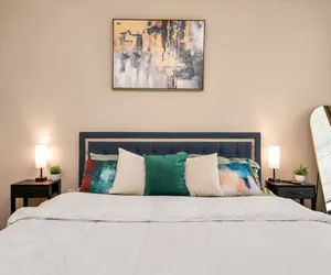 Photo 2 - Grand King Abode|Epicenter of Midtown & Downtown