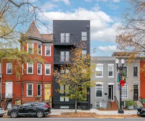 Photo 4 - 2 Bedroom Cap Hill Suite w/ Balcony - 3 min walk to Metro!
