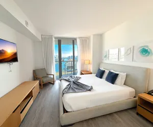 Photo 2 - Elegant Two Bedroom Beachwalk Retreat