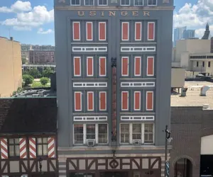 Photo 2 - Downtown MKE Vibes • Roomy Stay + Cool Perks