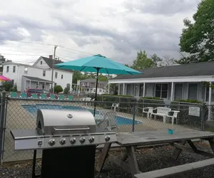 Photo 5 - Cozy Single Bed Room w Pool & Parking