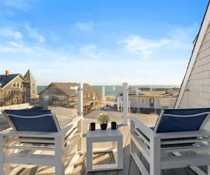 Photo 2 - Queen Suite w/ Deck & Stunning Ocean Views