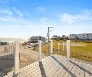 Photo 3 - 2-Bedroom Suite w/ Deck & Spectacular Ocean Views