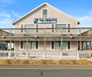 Photo 5 - Steps to Ocean: Cozy 2 Double Bed Room with Deck