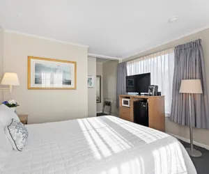 Photo 5 - Queen Suite in Falmouth – Steps from the Beach