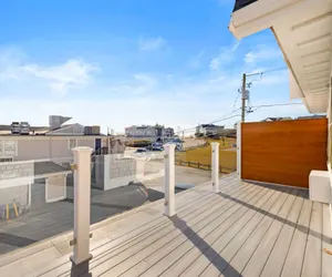 Photo 2 - Ocean Deck 1 Double Bed Suite with Views