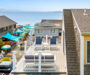 Photo 2 - Partial Ocean View Studio w/ Private Deck (308)