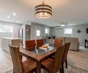 Photo 5 - Spacious 3BR/2BA Condo Close to the Ocean!