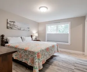 Photo 3 - Spacious 3BR/2BA Condo Close to the Ocean!