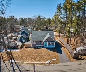 Photo 2 - Serene & Stylish Seaview Home