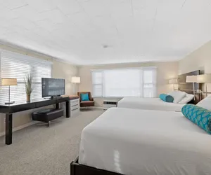 Photo 3 - Cozy Room by Beach | 2 Beds + Deck Access