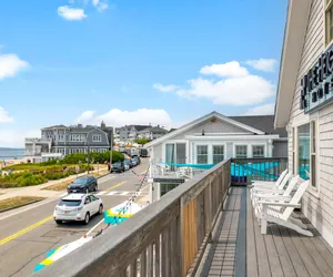 Photo 2 - Direct Ocean Views! Studio with Kitchenette & Shared Deck (106)
