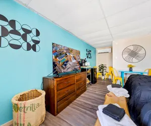 Photo 4 - Cozy Motel Stay – 2 Full Beds, Pool & Free Parking