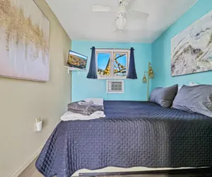 Photo 3 - Cozy Stay | Pool & Parking