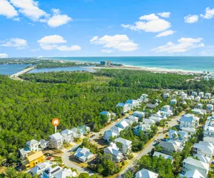 Photo 4 - Luxury Beach Glam Home: Walk/Golf Cart to Pools, Beach, 30A!