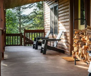 Photo 2 - Tranquil Log Home with Panoramic Mountain Views