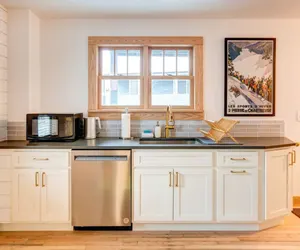 Photo 2 - Spacious Summer Home | Near Hiking & Venues