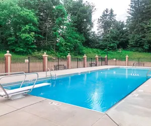 Photo 2 - Paradise on 12 Acres with A/C and Pool Nearby