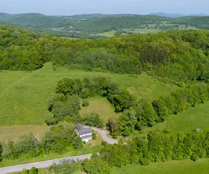 Photo 4 - Renovated 4 Bedroom Farmhouse Pet Friendly