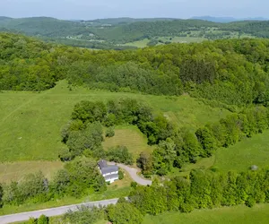 Photo 4 - Cozy Farmhouse • Autumn Views & Country Kitchen