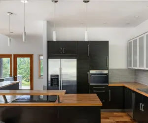 Photo 3 - 4 Bedroom Contemporary Mountain Home