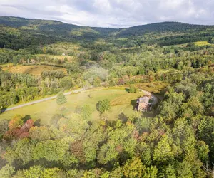 Photo 5 - Stylish Contemporary Home • Brilliant Fall Foliage