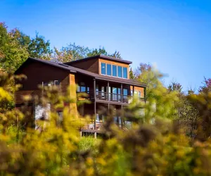 Photo 2 - Stylish Contemporary Home • Brilliant Fall Foliage