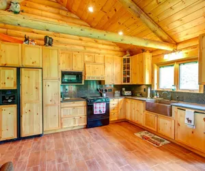 Photo 4 - Scenic Log Cabin Retreat on 40 Private Acres