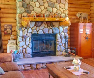 Photo 5 - Scenic Log Cabin Retreat on 40 Private Acres