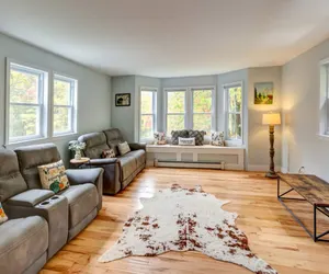Photo 2 - Relaxing Country Stay | Big Home, Great Location