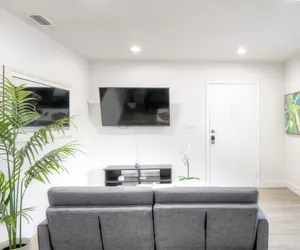 Photo 4 - Spacious 1BR – Walk to City Centre + Free Parking