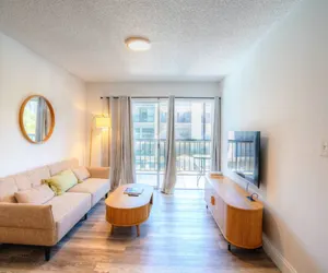 Photo 2 - 2 bed/2bath apt near beach w/pool & parking
