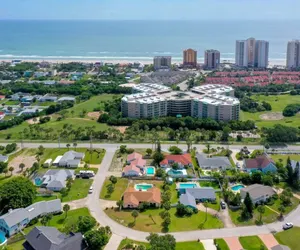 Photo 4 - Large pool home & blocks away from the beach!