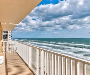 Photo 3 - Elegant Oceanfront Pool Hot Tub at Sanibel Condos