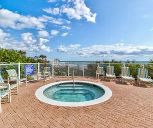 Photo 4 - Elegant Oceanfront Pool Hot Tub at Sanibel Condos