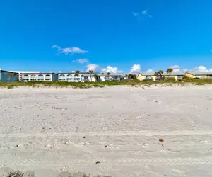 Photo 2 - Sandal Sand Cottages on Beach