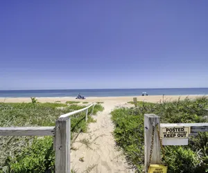 Photo 3 - Ocean Breeze Beach Bungalow