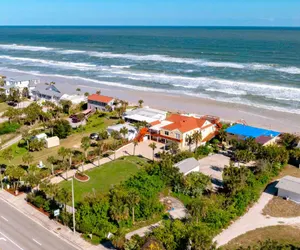 Photo 4 - Sandbar Beachfront Estate, Pool, Hot Tub, Fire Pit, Pet Friendly