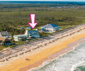 Photo 4 - ❤️ The Funky Pelican Direct Oceanfront Retreat Pet Friendly