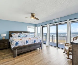 Photo 4 - 6 Bedroom, Huge Decks, Pets, Oceanfront!
