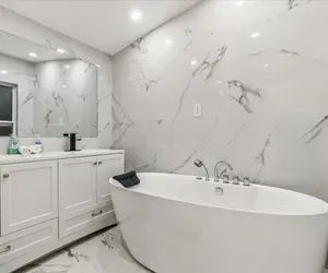 Photo 5 - Family-Friendly 4BR Getaway Saltwater pool