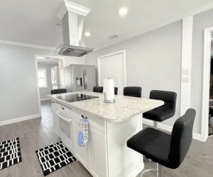 Photo 5 - Brand New 5-Bedroom Beach Villa -1 Minute to Beach