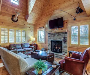 Photo 4 - Hot Tub, Fire Pit, Game Room, Pet Friendly, Hiking