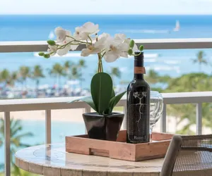 Photo 4 - 1016 · Ilikai Collection # 4. Amazing views, beachfront.