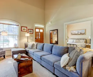 Photo 2 - The Sisters Cottage w/ New hot tub